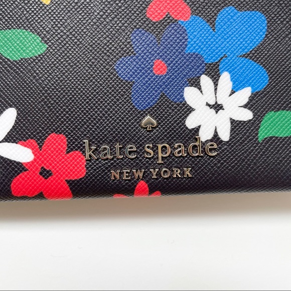 Kate Spade wristlet - Picture 3 of 10